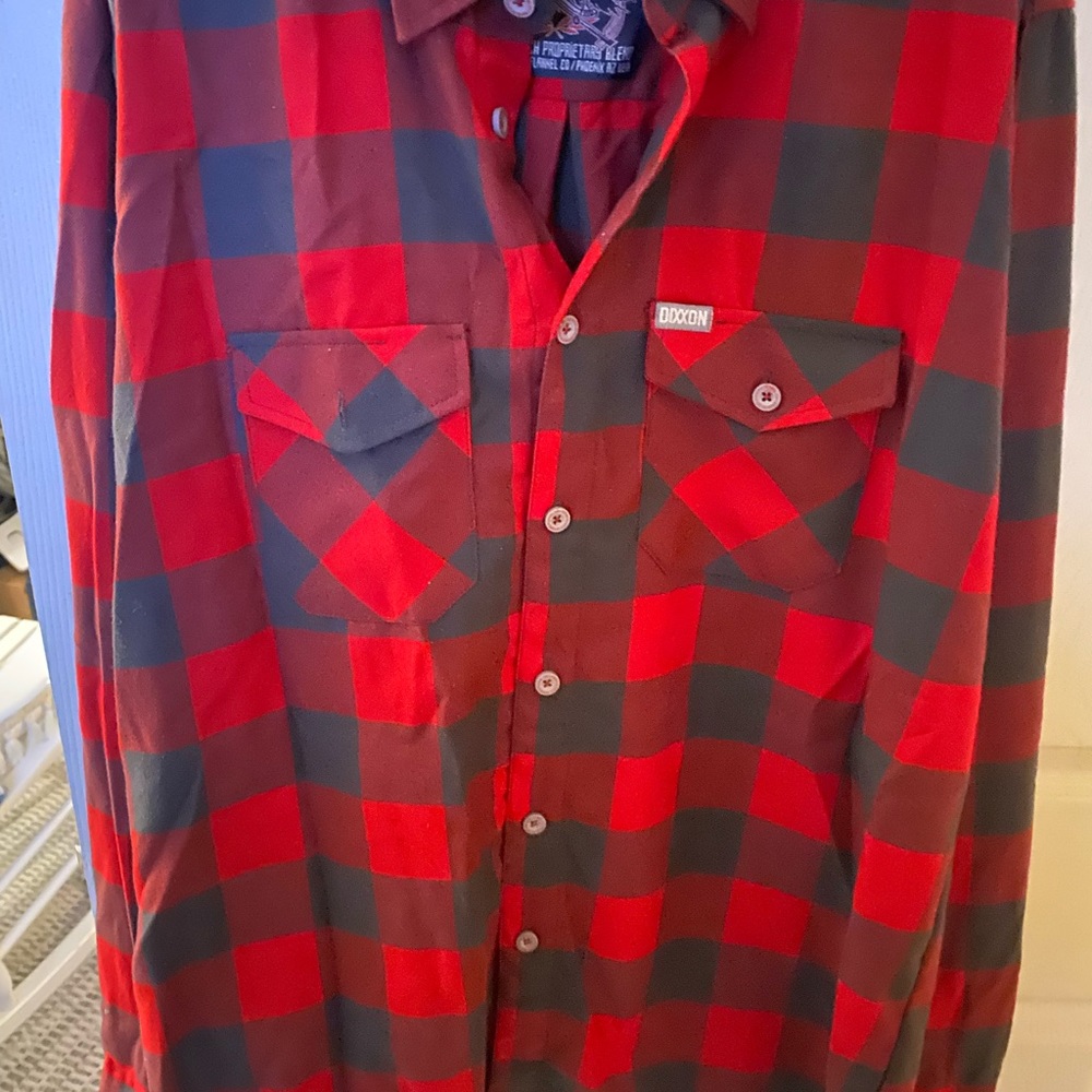 Men’s xlarge long sleeve button down plain shirt